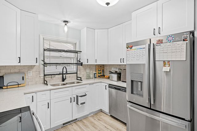 4531 France Avenue N, Robbinsdale, MN 55422