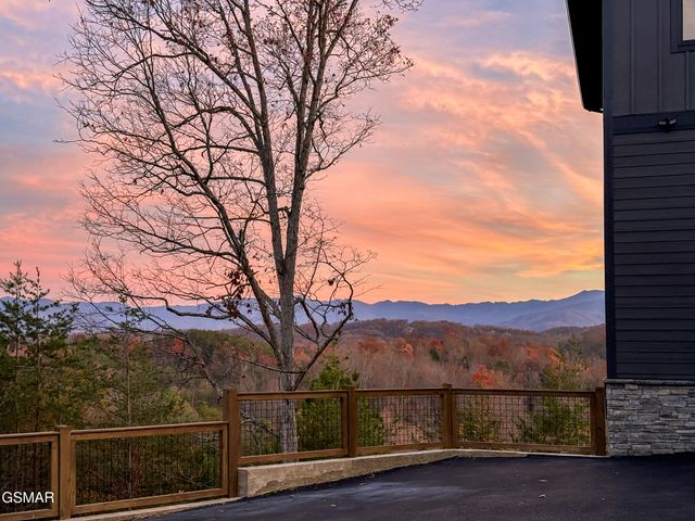 1843 Wild Briar Trail, Sevierville, TN 37876
