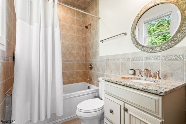 99 E Lindsley Rd, Cedar Grove Twp., NJ 07009
