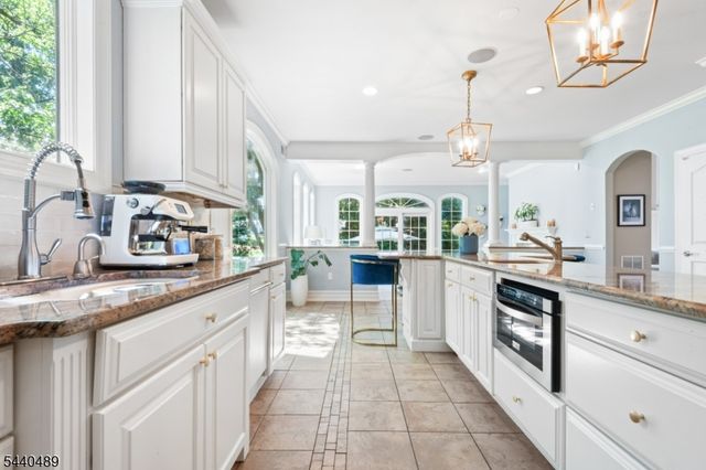 99 E Lindsley Rd, Cedar Grove Twp., NJ 07009