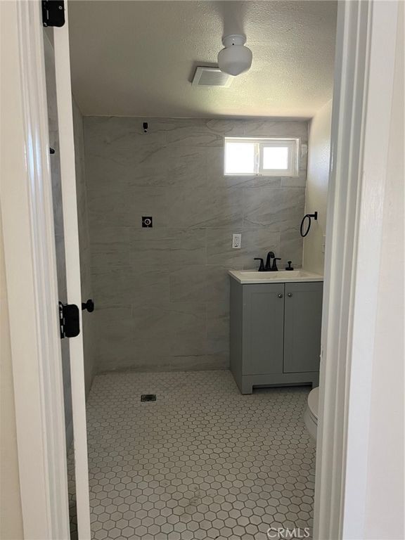 Image 24 of property listing at 1725 Genevieve Street, San Bernardino, CA 92405