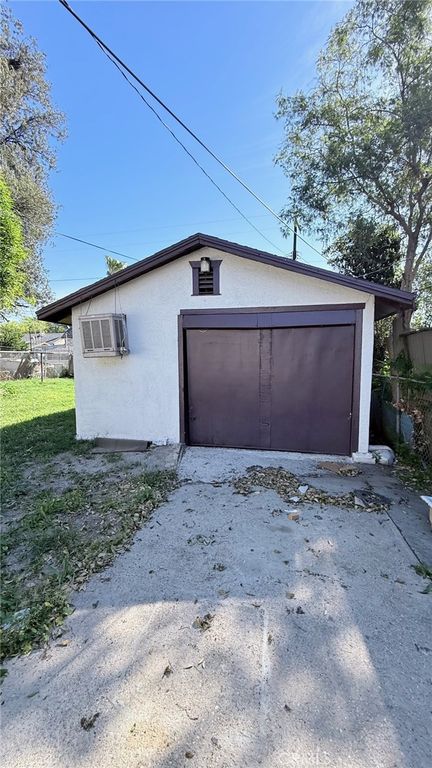 Image 28 of property listing at 1725 Genevieve Street, San Bernardino, CA 92405