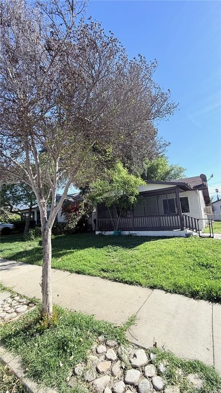 Image 4 of property listing at 1725 Genevieve Street, San Bernardino, CA 92405