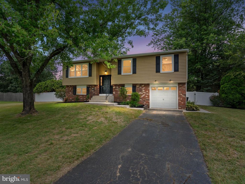 28 DUNHAM LOOP, Berlin, NJ 08009