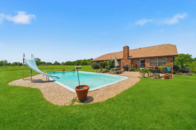 597 County Road 612, Dayton, TX 77535