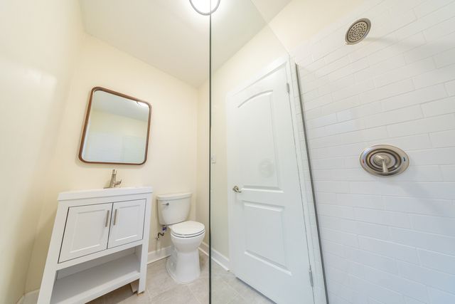 6846 S Paxton Avenue 2, Chicago, IL 60649