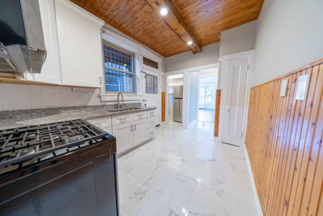 6846 S Paxton Avenue 2, Chicago, IL 60649