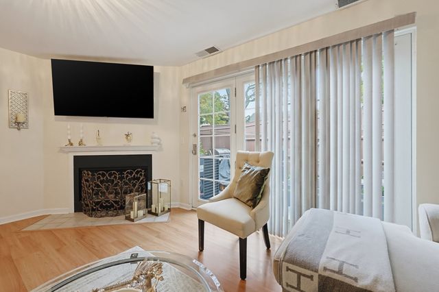 389 Neponset St D, Norwood, MA 02062