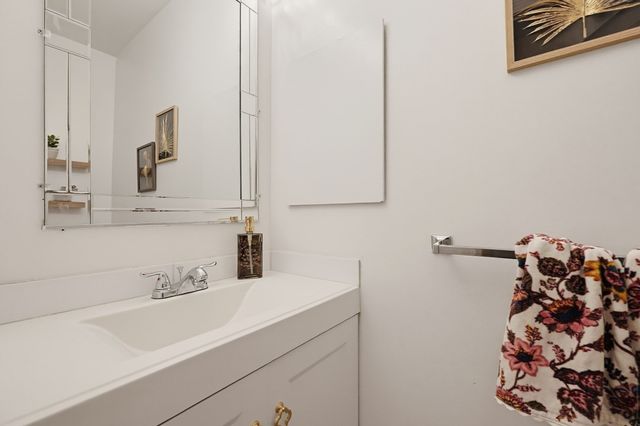 389 Neponset St D, Norwood, MA 02062