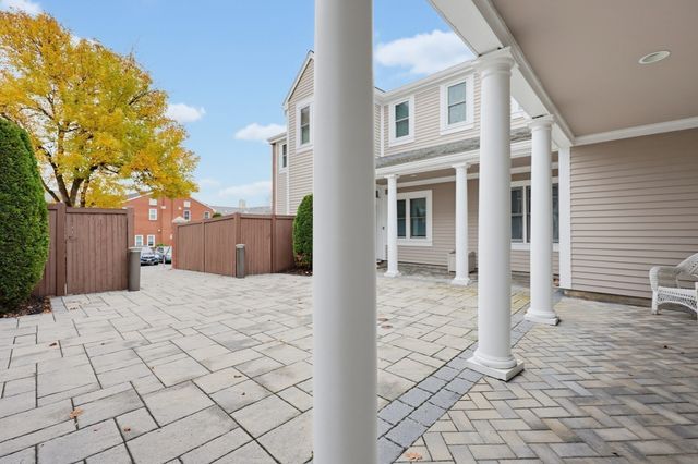 389 Neponset St D, Norwood, MA 02062