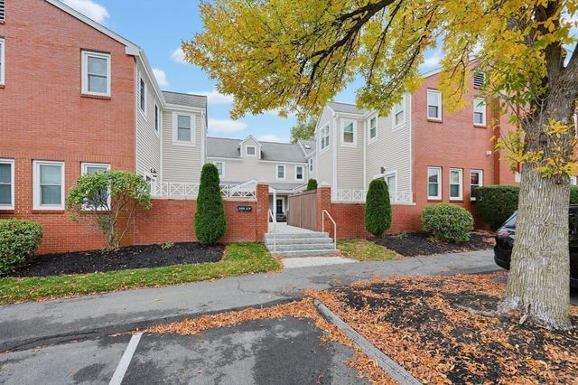 389 Neponset St D, Norwood, MA 02062