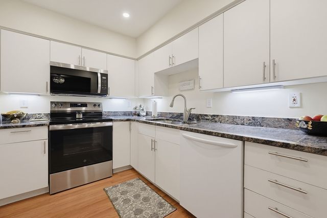 389 Neponset St D, Norwood, MA 02062