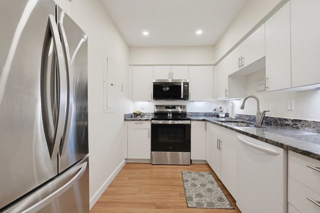 389 Neponset St D, Norwood, MA 02062