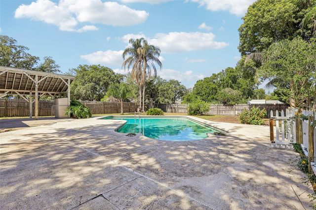 1190 OLD MOUNT DORA ROAD, Eustis, FL 32726