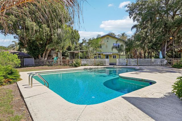 1190 OLD MOUNT DORA ROAD, Eustis, FL 32726