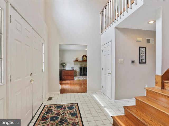 11025 EASTWOOD DR, Hagerstown, MD 21742