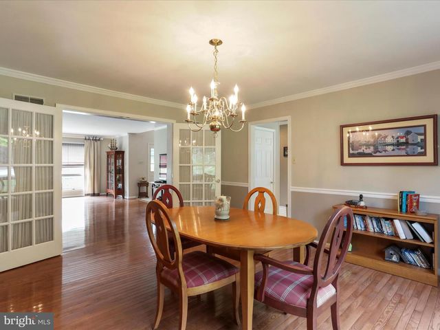 11025 EASTWOOD DR, Hagerstown, MD 21742