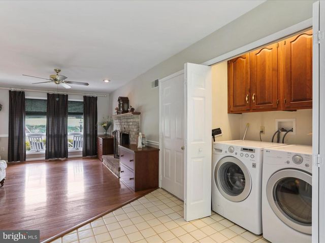 11025 EASTWOOD DR, Hagerstown, MD 21742