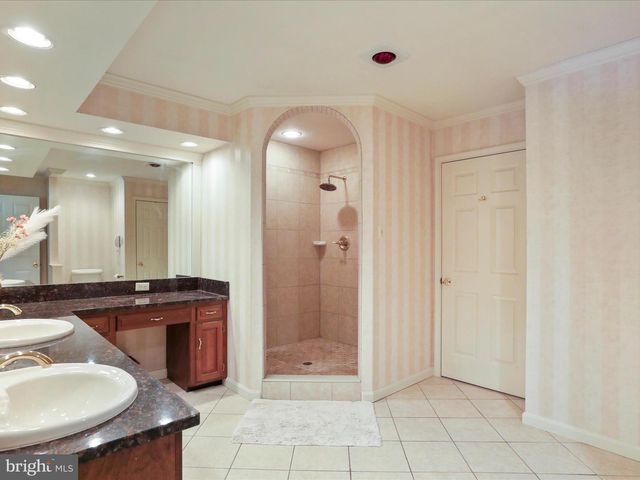 11025 EASTWOOD DR, Hagerstown, MD 21742