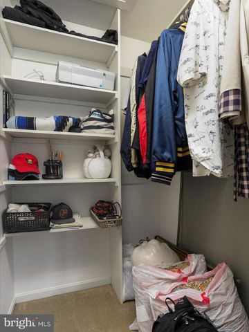 11025 EASTWOOD DR, Hagerstown, MD 21742