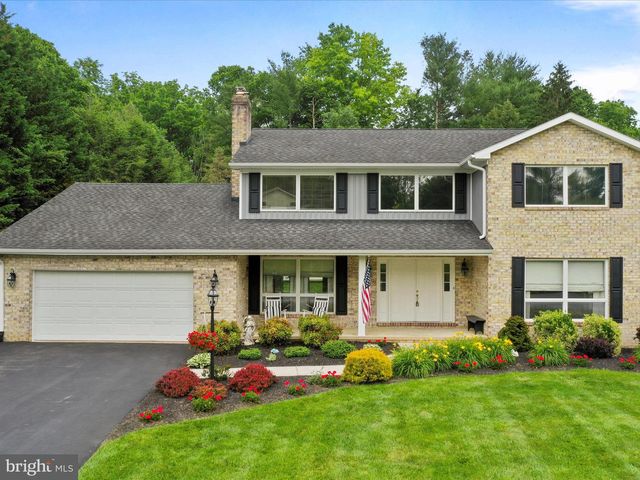 11025 EASTWOOD DR, Hagerstown, MD 21742