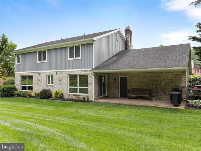 11025 EASTWOOD DR, Hagerstown, MD 21742