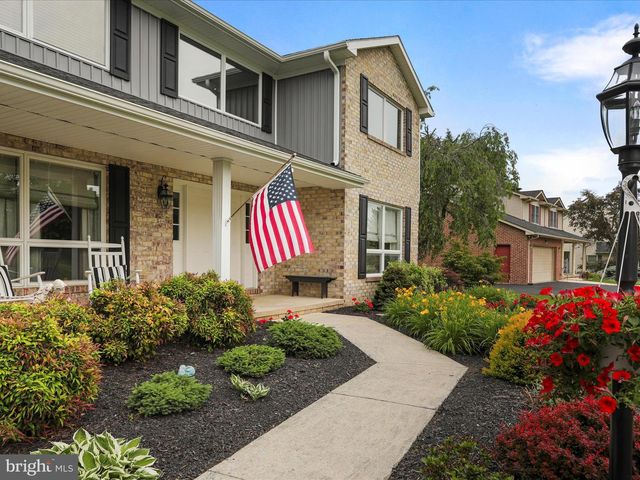 11025 EASTWOOD DR, Hagerstown, MD 21742