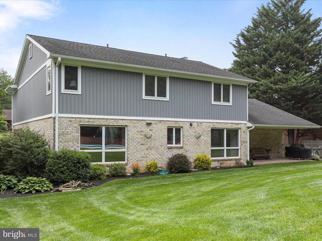 11025 EASTWOOD DR, Hagerstown, MD 21742