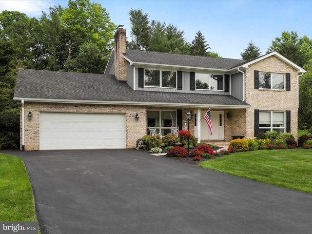 11025 EASTWOOD DR, Hagerstown, MD 21742