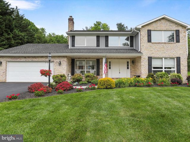 11025 EASTWOOD DR, Hagerstown, MD 21742