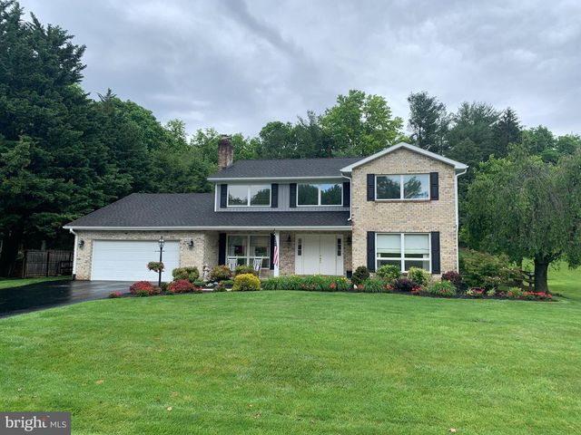 11025 EASTWOOD DR, Hagerstown, MD 21742