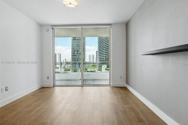 1080 SW Brickell Ave 1401, Miami, FL 33131