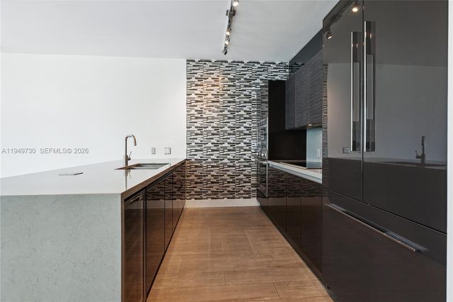 1080 SW Brickell Ave 1401, Miami, FL 33131