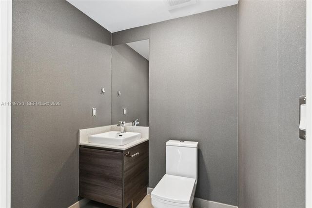 1080 SW Brickell Ave 1401, Miami, FL 33131