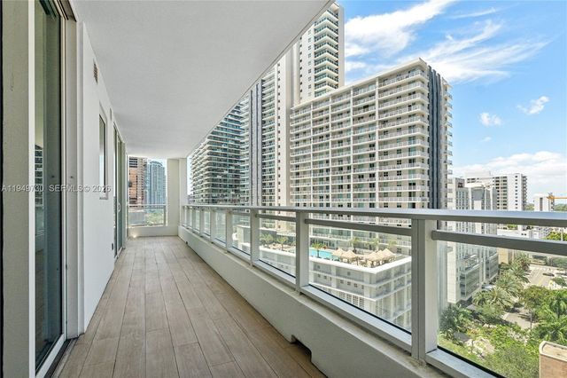 1080 SW Brickell Ave 1401, Miami, FL 33131