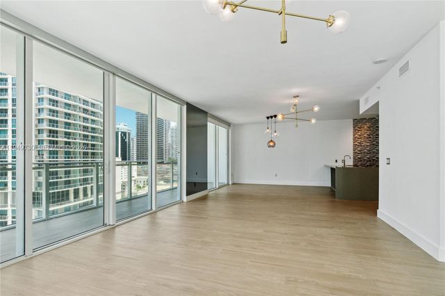 1080 SW Brickell Ave 1401, Miami, FL 33131