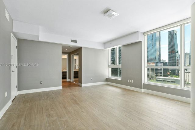 1080 SW Brickell Ave 1401, Miami, FL 33131