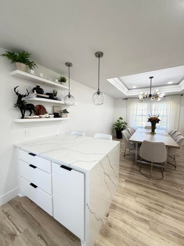 2352 S Valley View Lane, Springfield, MO 65809