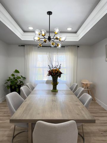 2352 S Valley View Lane, Springfield, MO 65809