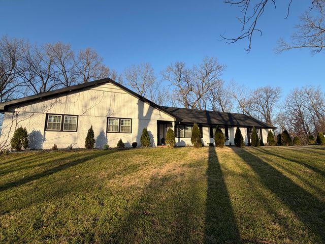 2352 S Valley View Lane, Springfield, MO 65809