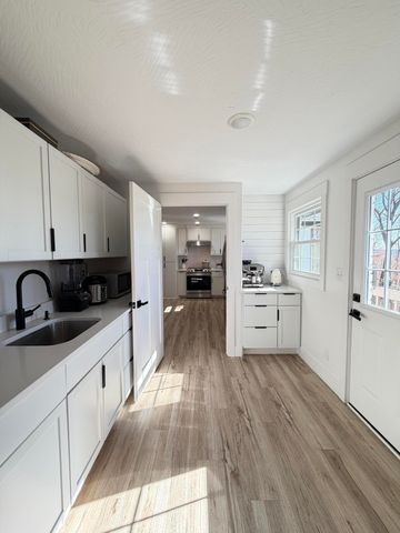 2352 S Valley View Lane, Springfield, MO 65809