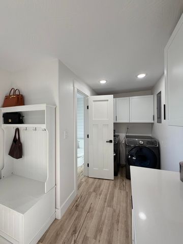 2352 S Valley View Lane, Springfield, MO 65809