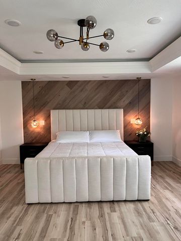 2352 S Valley View Lane, Springfield, MO 65809