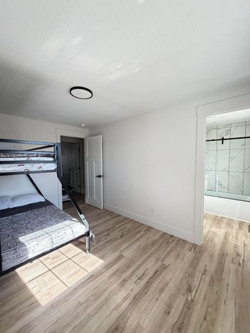 2352 S Valley View Lane, Springfield, MO 65809