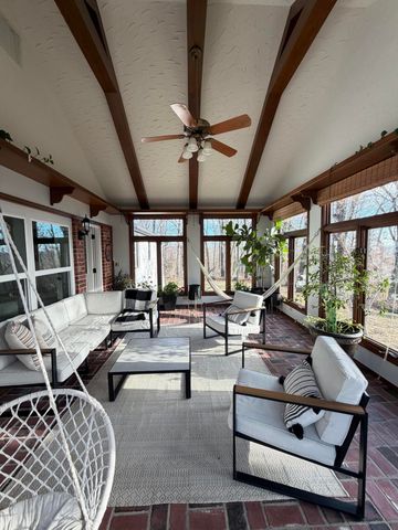 2352 S Valley View Lane, Springfield, MO 65809