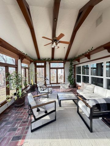 2352 S Valley View Lane, Springfield, MO 65809