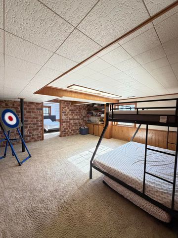 2352 S Valley View Lane, Springfield, MO 65809