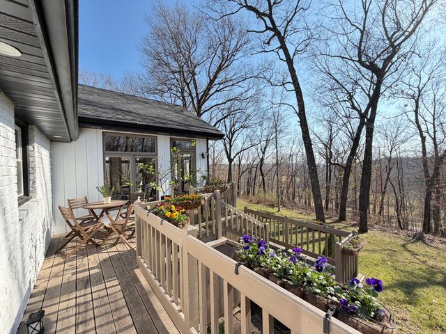 2352 S Valley View Lane, Springfield, MO 65809