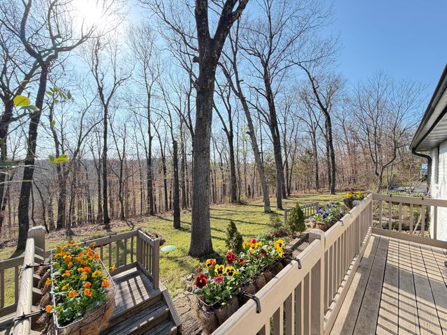 2352 S Valley View Lane, Springfield, MO 65809