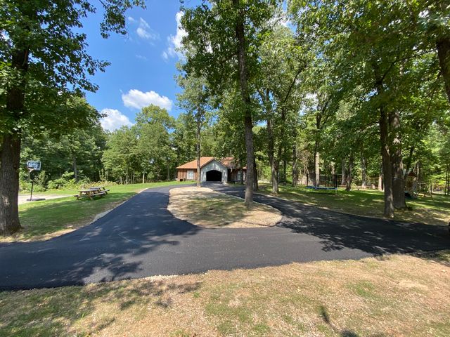 2352 S Valley View Lane, Springfield, MO 65809